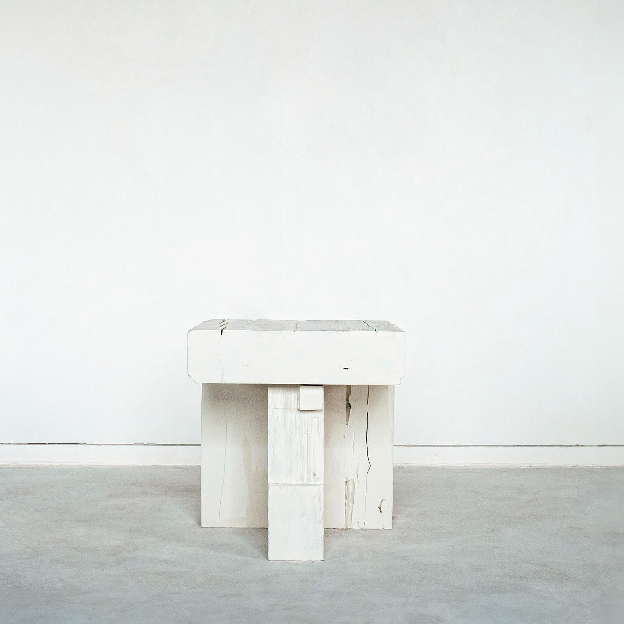 ET Stool White